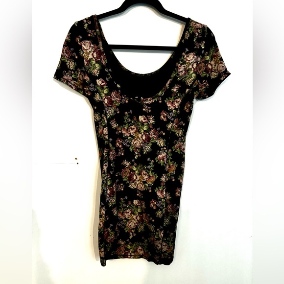 Talula floral print body con dress - Picture 3 of 3